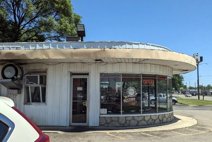 Roys Squeeze Inn - From Web Listing (newer photo)